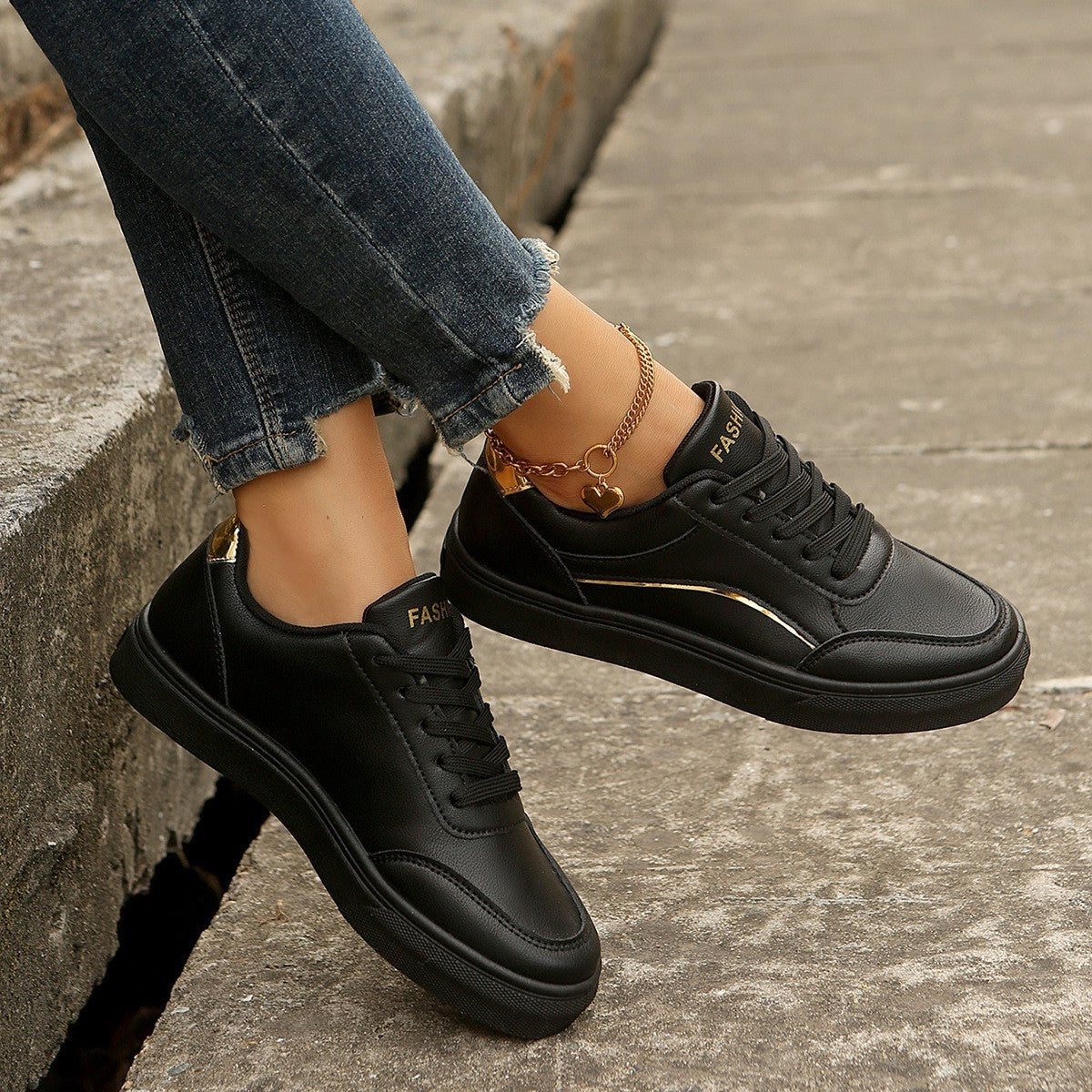 Easy-on Fashion Sneakers