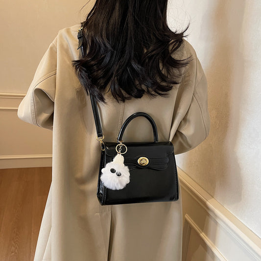 Lynda Shoulder Messenger Bag